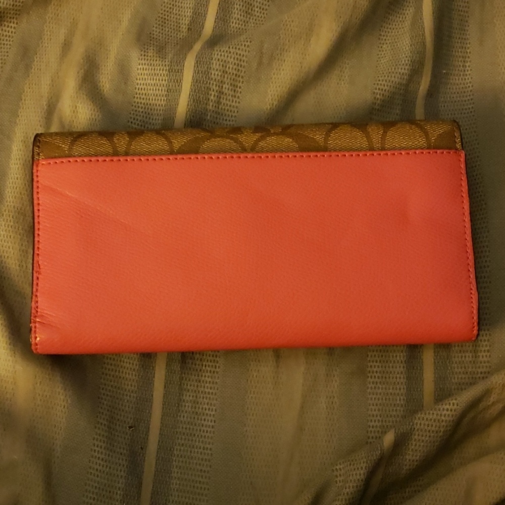 Authentic Beautiful wallet - Picture 2 of 4